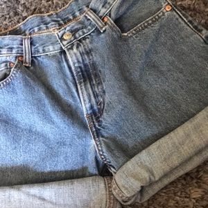 High waisted Levi shorts